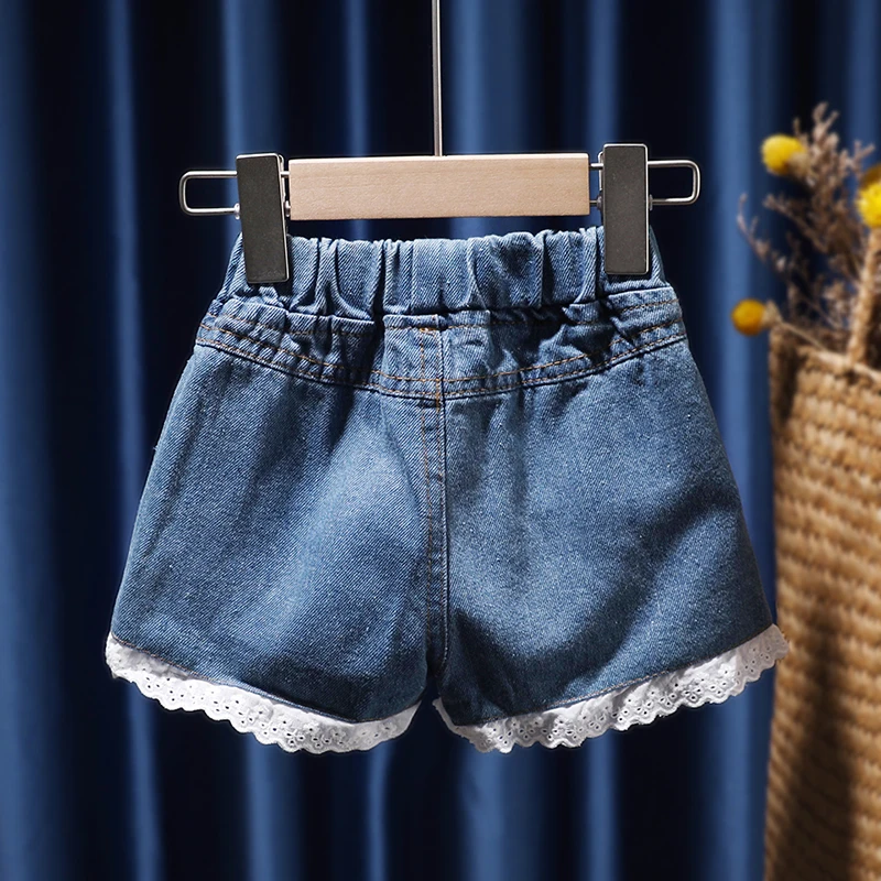 2022 Yaz Toddler Kız Kot Şort Kız Giysileri Mavi Kot Kısa Prenses Dantel Katmanlı Çocuk Pantolon Dantel Yay Giyim Şort Görüntü  0