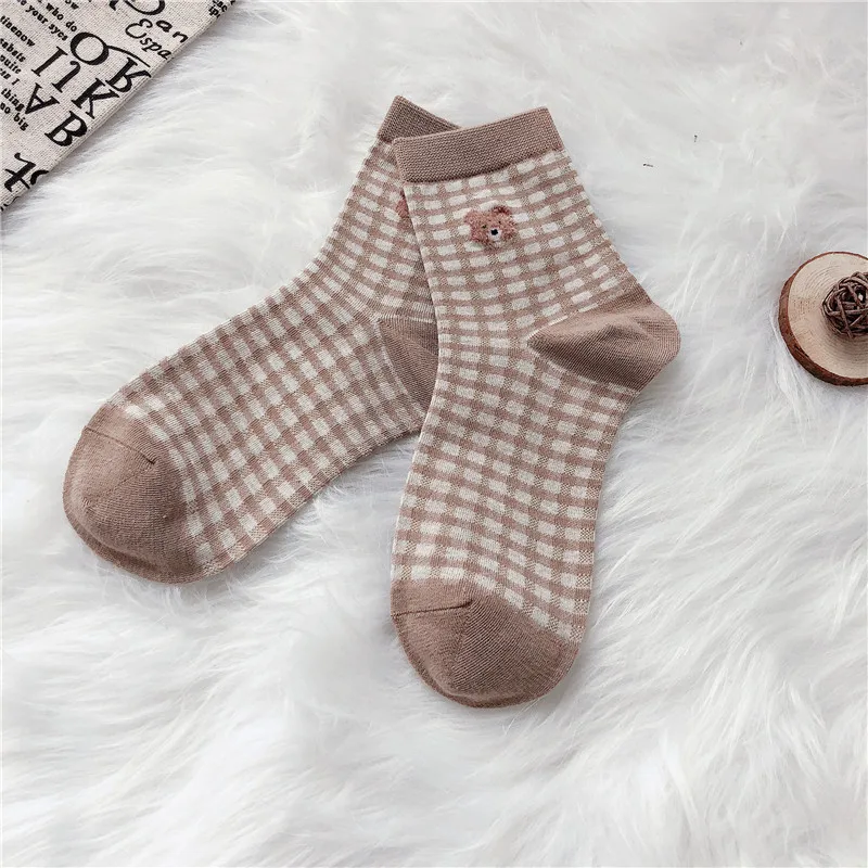 Yaratıcı Yeni Kahverengi Ayı Çorap Kadın Orta Tüp Çorap Japon Sevimli Küçük Taze Vahşi Öğrenci Çorap Sonbahar ve Kış Çorap Görüntü  4