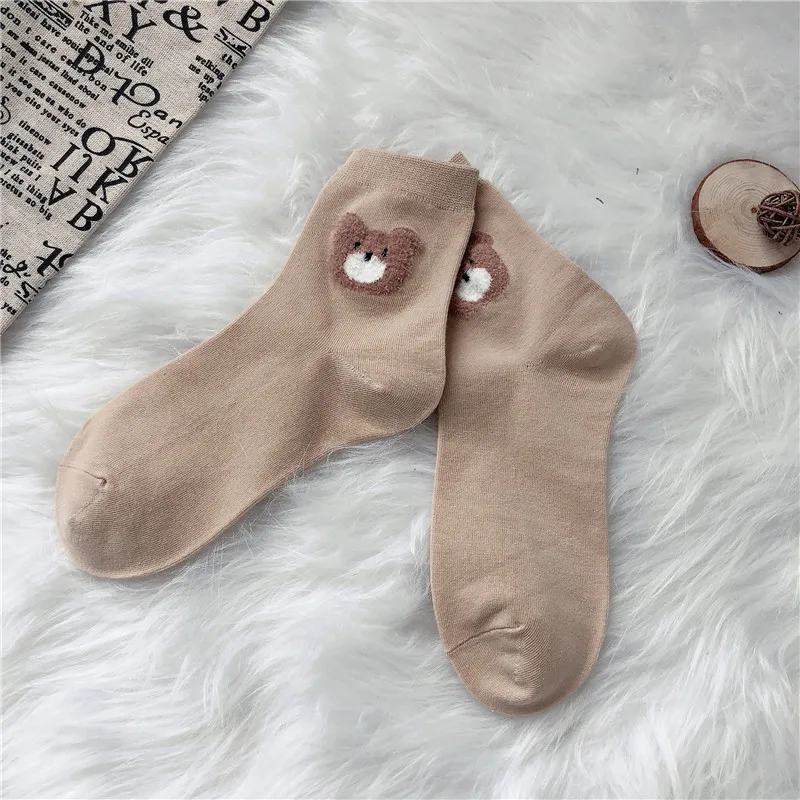Yaratıcı Yeni Kahverengi Ayı Çorap Kadın Orta Tüp Çorap Japon Sevimli Küçük Taze Vahşi Öğrenci Çorap Sonbahar ve Kış Çorap Görüntü  5
