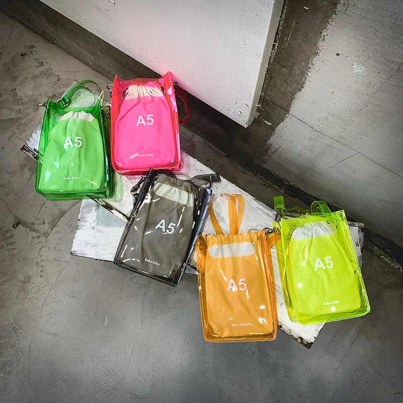 2019 Moda ucuz Şeffaf Çanta Kadın Crossbody Flap Çanta Pvc Neon Çanta Yaz Plaj omuzdan askili çanta Şeker Renk Jöle Çanta Görüntü  4