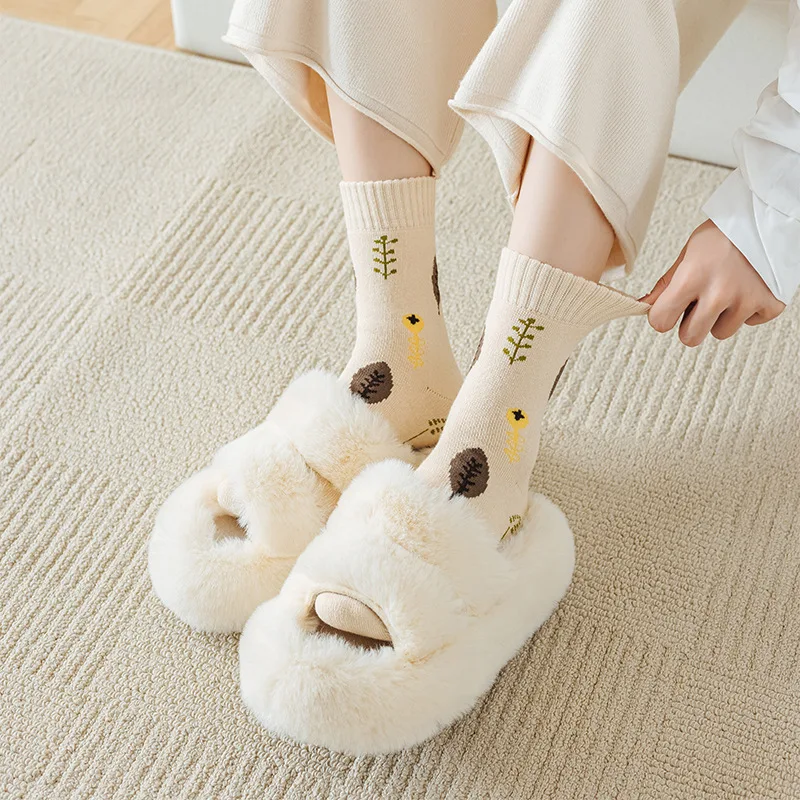 Kadın Çorap Kış 2022 Yeni Ürün Moda Rahat Kalınlaşmış Silindir Nefes ve sıcak tutan çoraplar Kadın Görüntü  5