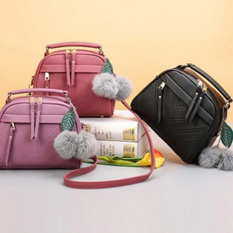 2022 Kız postacı çantası Adil Top Püskül Moda PU deri çanta Kadınlar için Kadın omuz çantaları Bayanlar Parti Çanta Görüntü  2