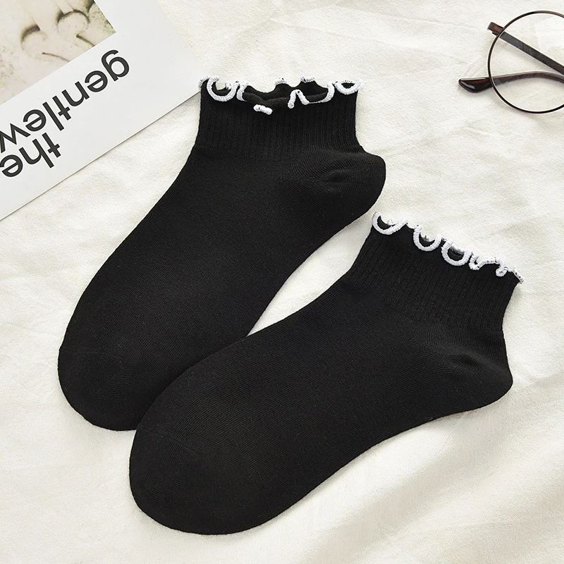 Yeni Kadın Pamuk Rahat Beyaz Siyah Çorap Kızlar Sevimli Kıvrımlı Ayak Bileği Çorap Çizgili Nokta Kalp Kısa Çorap Calcetines Mujer Sokken Görüntü  3