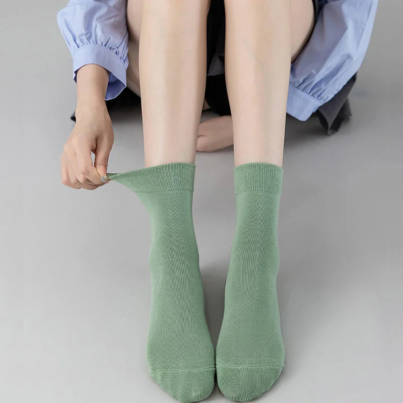 Kadın Pamuk Çorap Özel Baskı Desen Kadın Çorap Düz Renk Rahat Pamuk Çorap Mürettebat Çorap Görüntü  5
