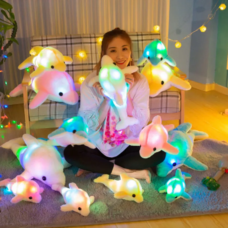 1 adet 32 cm Sevimli Yaratıcı Aydınlık peluş oyuncak Yunus Bebek Parlayan led ışık Hayvan Oyuncaklar Renkli Bebek Yastık çocuk Güzel hediye Görüntü  2