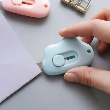 2 Adet Sevimli Bulut Mini Taşınabilir Bıçak Kutusu Kesici Mektup Açacağı Kawaii Kırtasiye Küçük Kağıt Kesici Cep Scrapbooking Araçları