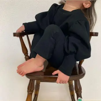 2021 Güney Koreli kız bacak kollu tişört üst ve streç alevlendi pantolon iki parçalı set çocuk giysileri kız