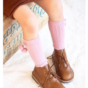 2023 Yeni Sonbahar Kış Kawaii Bebek Çorap Pamuk İngiliz Prenses Diz Yüksek Uzun Yay Pom Tüp Çorap Kızlar için Giysi Şeyler