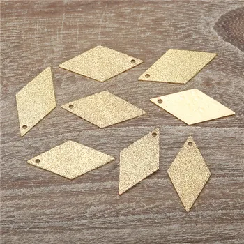 50 Adet / grup Geometrik Serisi Prizmatik Altın Gümüş Renk Pirinç Charms Kolye Stardust Boş Damgalama Etiketi Fit Takı Yapımı