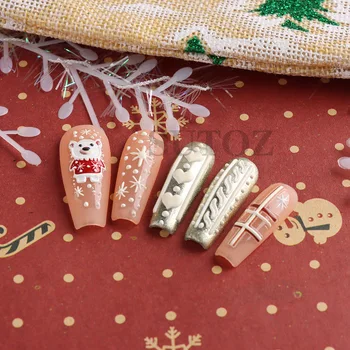 5D Kabartmalı Noel Tırnak Sticker Sevimli Karikatür Ayı Eldiven Kazak Beyaz Kar Taneleri Manikür Kaymak Çıkartmaları Tırnak Sanat Takılar