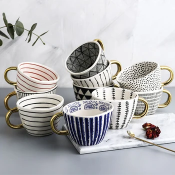 Altın saplı kupalar El Boyalı Geometrik Seramik El Yapımı Düzensiz kahve fincanları Çay Süt Yulaf Ezmesi Yaratıcı Doğum Günü Hediyeleri