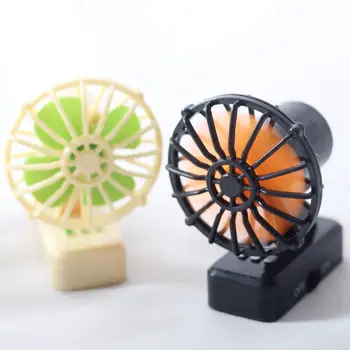 Dayanıklı Erkek Kız Simülasyon Mini Fan Masaüstü Süs Dollhouse Mobilyalar Pürüzsüz Yüzey Dönebilen