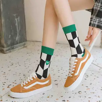 İlkbahar ve Sonbahar Yeni INS Gelgit Yeşil şerit çoraplar Trend ızgara Harfler Erkekler ve Kadınlar Uzun Çorap