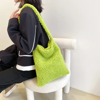 Kadın Kuzu Yün Kumaş kol çantası Çanta Kabarık Kürk Katı Çanta Büyük Kapasiteli Yumuşak Polar alışveriş çantası Kızlar Sevimli okul çantası