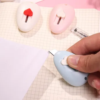 Mini sevimli maket bıçağı Çocuk karikatür kağıt kesici Taşınabilir ve kullanışlı teslimat bıçak öğrenci kalemtıraş bıçak hediye