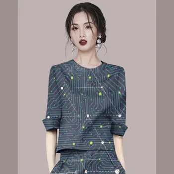 Moda T Shirt Takım Elbise Kadın High-end Mizaç Yuvarlak Boyun Tasarım Renk Gömlek ve Şort İki Parçalı Set 2022 Yaz Moda Setleri