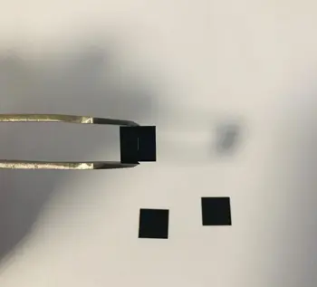 Optik Paslanmaz Çelik Yarık Kararma Boyutu 8 * 8Mm Yarık Uzunluğu 3Mm Yarık Genişliği 50 Mikron Kalınlık 0.1 Mm