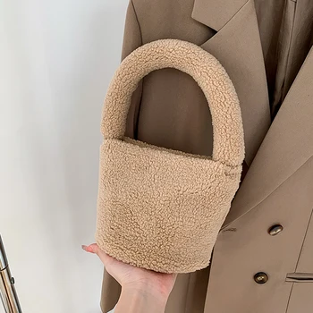 Sevimli küçük çanta kadınlar için 2022 Kış sıcak peluş Kadın çantası lüks tote çanta Messenger omuzdan askili çanta bayan çanta akşam yemeği çantası