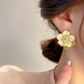 Yeni Çiçek Küpe Kadınlar için Kore Moda Sevimli Kız Küpe 2022 Trend kadın mücevheratı
