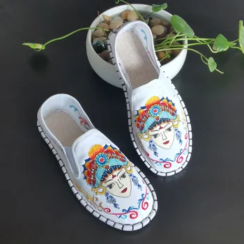 Çin Geleneksel İşlemeli Flats Ayakkabı Kadın Klasik Nakış Bayan Loafer'lar Nefes bağcıksız ayakkabı Kadın Espadrilles